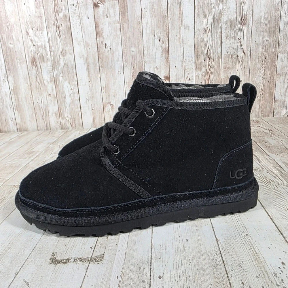 UGG Neumel Black Suede Lace Up Chukka‎ Boots 3236 Womens 7